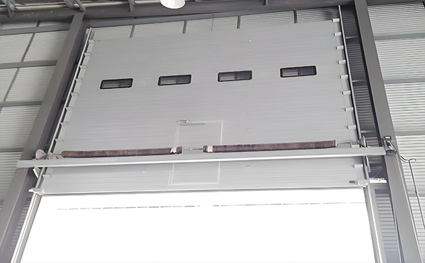 中卫工业滑升门