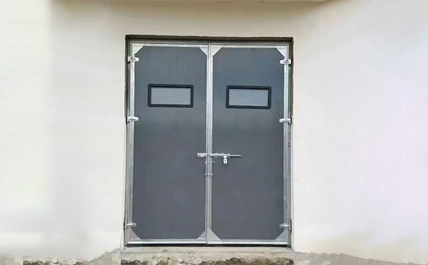 中卫工业门在高温作业区域的运行表现